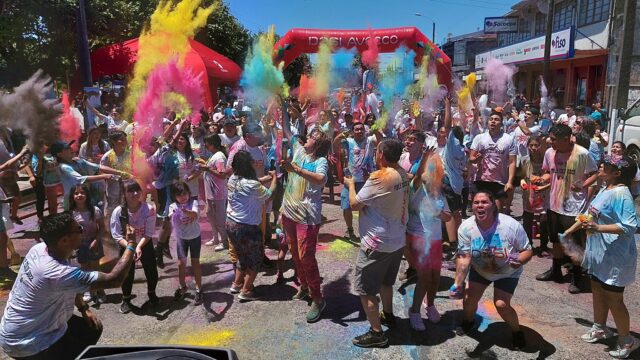 Masiva corrida familiar fue una fiesta de colores y alegría en Pitrufquén