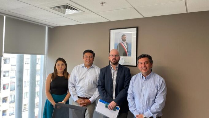 Alcalde de Loncoche se Reúne Con Ministro Giorgio Jackson en Santiago