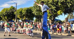 Aniversario 124 de Pitrufquén comenzó con carnaval, fiesta de las flores y festival del Río Toltén