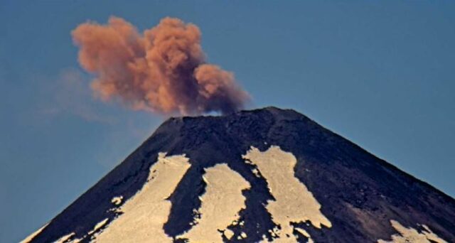 Monitoreo Alerta Amarilla para las comunas de Villarrica, Pucón y Curarrehue, Región de La Araucanía, y para la comuna de Panguipulli, Región de Los Ríos, por actividad del volcán Villarrica