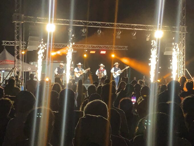 CON MÁS DE 3 MIL PERSONAS PUCÓN COMENZÓ A CELEBRAR SUS 140 AÑOS EN EL SECTOR RURAL