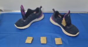 En Zapatillas Intentan Ingresar Droga a la Cárcel de Villarrica