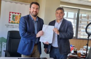 Gobernador Regional Entrega Financiamiento A Municipio De Padre Las Casas Para Ejecutar Proyectos De Reposición De Veredas En La Comuna