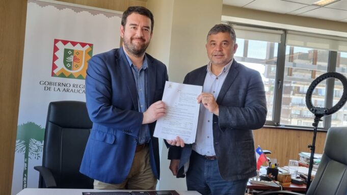 Gobernador Regional Entrega Financiamiento A Municipio De Padre Las Casas Para Ejecutar Proyectos De Reposición De Veredas En La Comuna