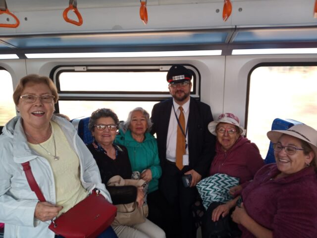 ADULTOS MAYORES DE PITRUFQUÉN DISFRUTAN DE UN VERANO ENTRETENIDO