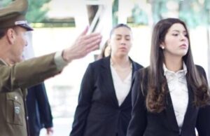 LAS PRIMERAS MUJERES EN LA HISTORIA EN INGRESAR A LA ESCUELA DE FORMACIÓN DE LA REGIÓN DE LA ARAUCANÍA.