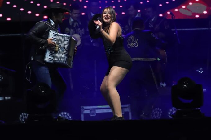 Con Más de 10 Mil Asistentes Terminó la Última Noche de la Expo Gorbea