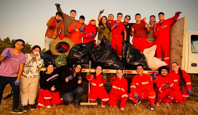 Freire: Jóvenes Voluntarios Limpian Micro basurales de Quepe