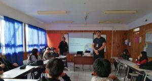 CECOSF de Pitrufquén Realiza Charlas Sobre Síndrome de Down a Estudiantes de Octavo Básico