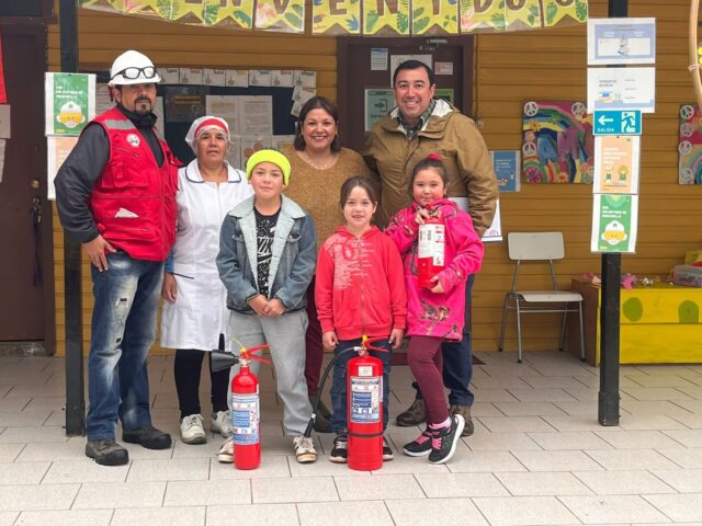 Red Nacional de Emergencias Realiza Capacitaciones en Uso y Manejo de Extintores en Escuelas Rurales de Pitrufquén