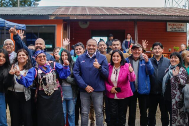 Ministro de Educación Participa del Inicio de Año Escolar en Escuela Afectada por Incendios en Cholchol