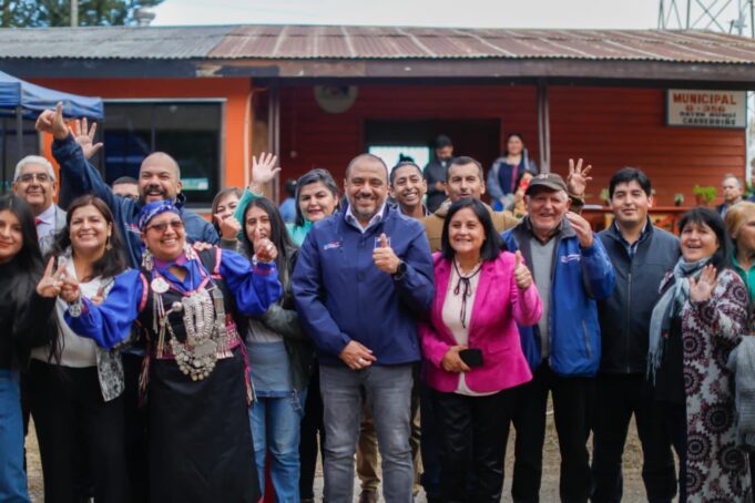 Ministro de Educación Participa del Inicio de Año Escolar en Escuela Afectada por Incendios en Cholchol