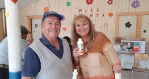 Pitrufquén: Entregan Antiparasitario Contra La Mosca del Cuerno en Los Galpones