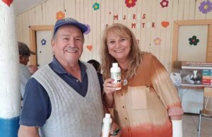 Pitrufquén: Entregan Antiparasitario Contra La Mosca del Cuerno en Los Galpones