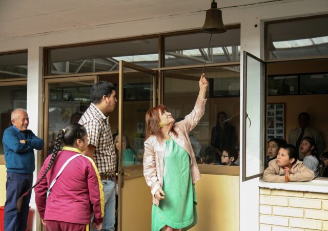 Docente se Despide con 40 Años de Servicio de Escuela Especial de Villarrica