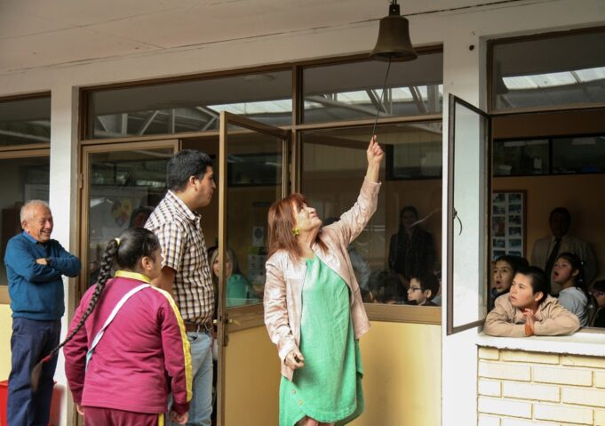 Docente se Despide con 40 Años de Servicio de Escuela Especial de Villarrica