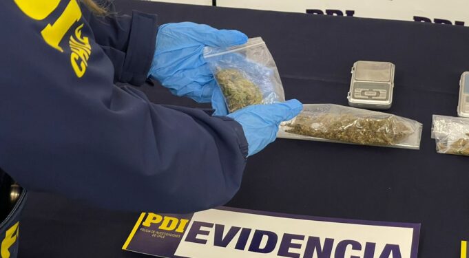 Vendedor Ambulante Comercializaba Droga Cerca de Colegio en Nueva Imperial