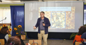Seminario de Cooperativa Mishkihue Reunió a más de 180 Apicultores en Gorbea