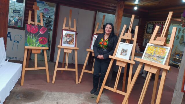 Expo Arte llenó de colores la Galería Artesanal de Pitrufquén