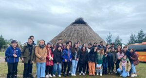 Estudiantes Extranjeros de Temuco Univerciudad Visitan Ruka Pedagógica de la Escuela Raluncoyan