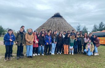 Estudiantes Extranjeros de Temuco Univerciudad Visitan Ruka Pedagógica de la Escuela Raluncoyan