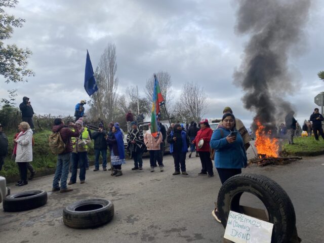 Vecinos de Pitrufquén se Toman Cruce Los Galpones: Piden Avances en Proyecto de Pavimentación