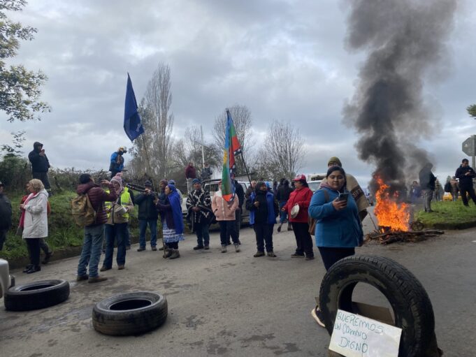 Vecinos de Pitrufquén se Toman Cruce Los Galpones: Piden Avances en Proyecto de Pavimentación