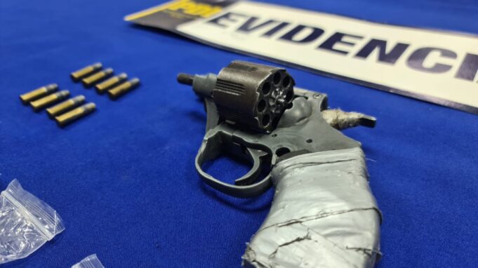Villarrica: Dos hombres y un Menor de Edad Fueron Detenidos por Microtráfico y Porte Ilegal de Arma