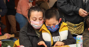 Niños de Segunda Faja Disfrutan de Bingos de Vacaciones Invernales en Villarrica