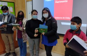 Villarrica: Niños y Niñas de la Escuela Conquil Escriben Libro Traducido al Mapuzungun
