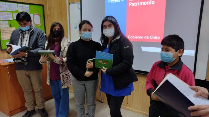 Villarrica: Niños y Niñas de la Escuela Conquil Escriben Libro Traducido al Mapuzungun