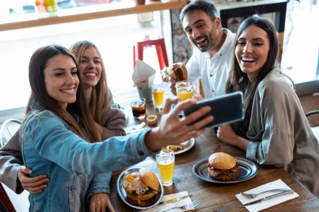 Industria Gastronómica Y Turística Se Unen Para Festejar el “Día De La Amistad” con Panoramas y Promociones