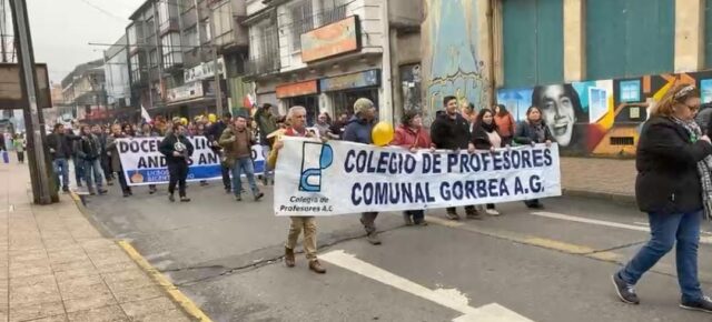Multitudinaria Convocatoria: Profesores de La Araucanía se Manifiestan por las Calles de Temuco