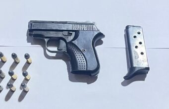 Carabineros Detienen en Temuco A Sujeto Que Se Dio A La Fuga En Fiscalización: Portaba Arma De Fuego