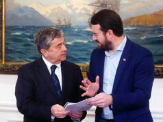 Gobernador Rivas Entrega Al Presidente Del Senado Resultados De Consulta Araucanía Para Víctimas Del Terrorismo