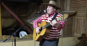 Con la Picardía de Pomperio Olegario se Celebró el Día del Campesino en Pitrufquén