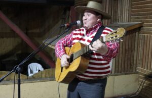 Con la Picardía de Pomperio Olegario se Celebró el Día del Campesino en Pitrufquén