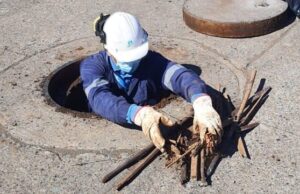 Aguas Araucanía Retiró Más de 70 Toneladas de Residuos del Alcantarillado