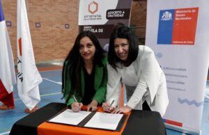 En Masivo Acto Bienes Nacionales Entrega Concesión De Inmueble A CFT Estatal En Angol