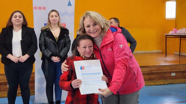 Familias Del Comité De Vivienda Las Praderas De Pitrufquén Recibieron Su Subsidio Habitacional