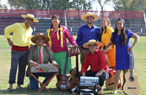 Grupo Alborada Y Los Chacareros De Paine Festejan A La Patria En El Lago Villarrica