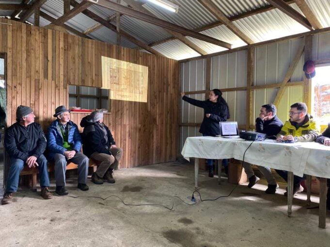 Municipio De Pitrufquén Presenta Diseño De Sede A Vecinos De Coicoma Y Conforman Distintas Organizaciones