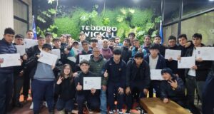 Estudiantes Del Liceo Monseñor De Pitrufquén Participan En Experiencia “Robótica Y Neumática Industrial”