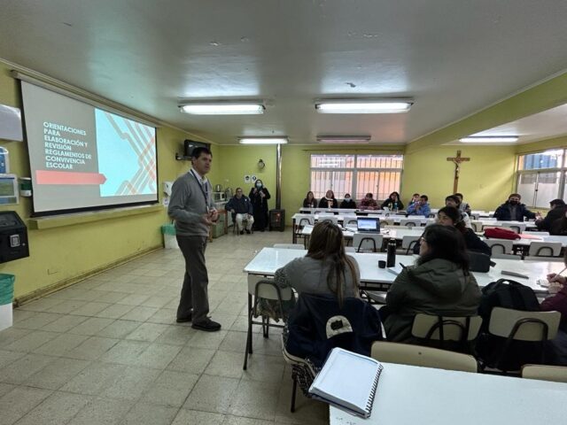 Equipo SECREDUC Desarrolla Acompañamiento A Escuela De Pitrufquén En Relación A Educación Inclusiva