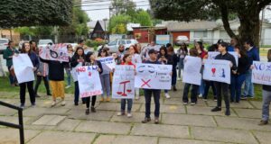 Apoderada De Liceo De Freire: » La Responsabilidad Es Absolutamente Del Sostenedor De Educación»