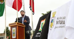 Gobernador Luciano Rivas Se Comprometió Con El Mejoramiento De La Principal Plaza De Púa, En Victoria