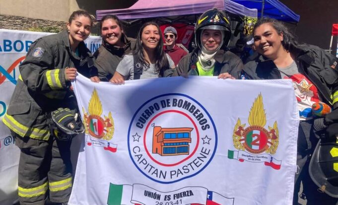 Equipo Femenino De Bomberos De Capitán Pastene Gana El Primer Lugar En Competencia De Destrezas Bomberiles
