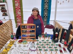 Artesana De Villarrica Participó En Exposición En Medio Del Surf Panamericano De Pichilemu