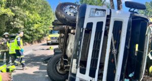 Un Fallecido Dejó Volcamiento De Camión en Gorbea