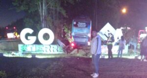 Al Menos Seis Heridos: Bus Chocó Contra Letras Vulometricas En Gorbea